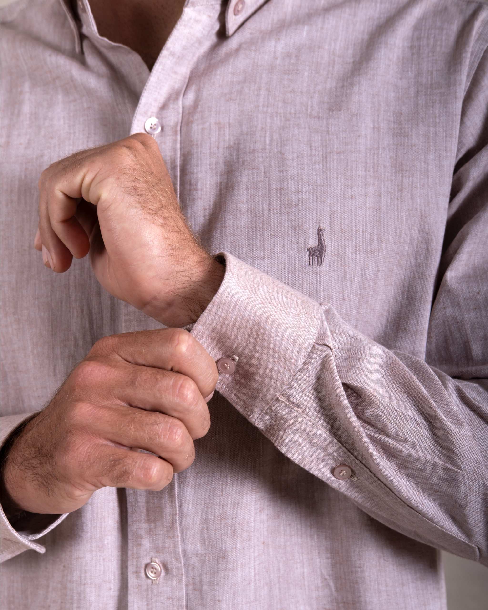 Camisa Pima Lino Mocha-Incluye Caja Premium Qenido