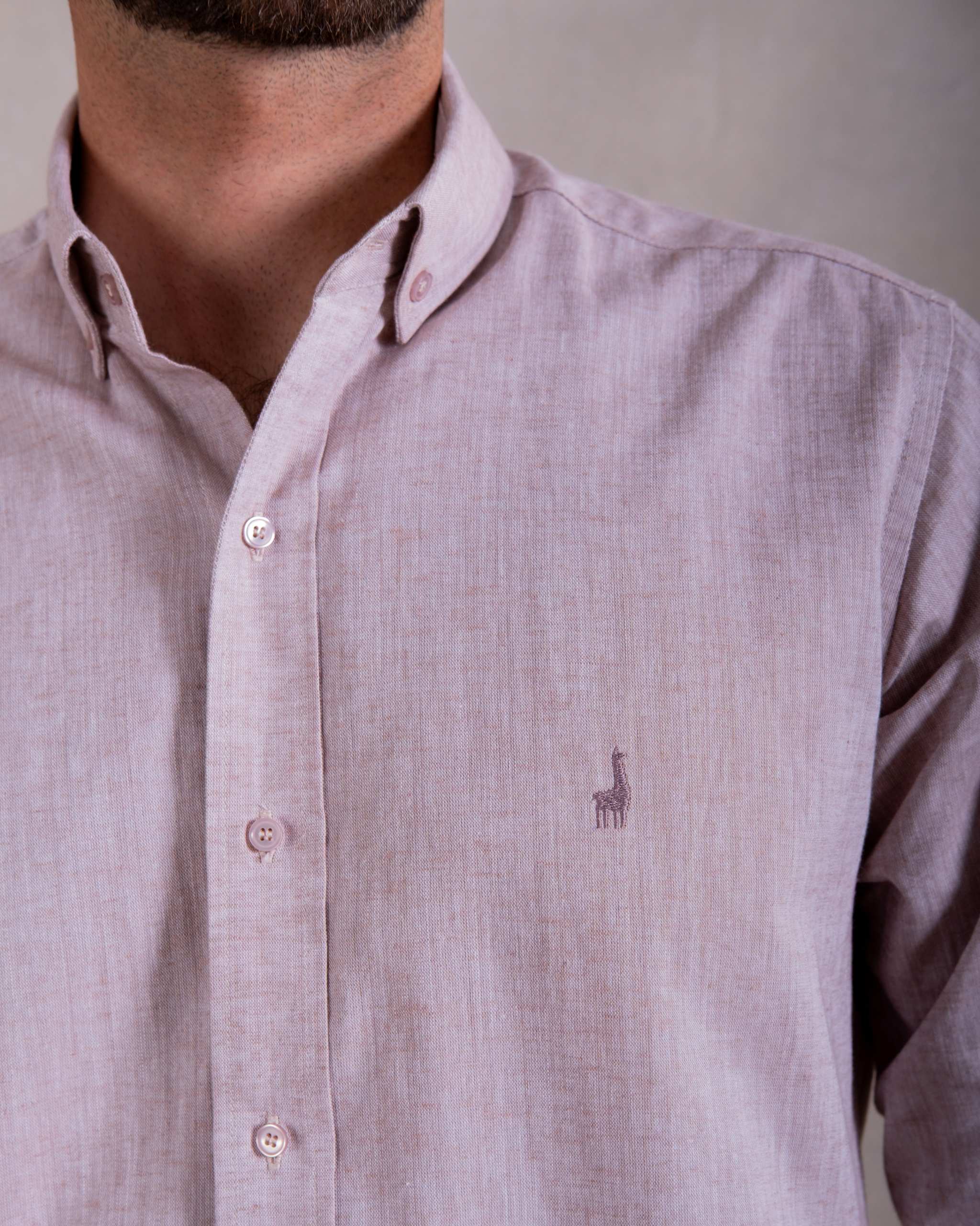 Camisa Pima Lino Mocha-Incluye Caja Premium Qenido